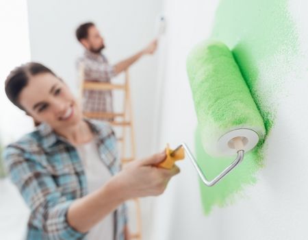 Malowanie i tapetowanie - jaką gładź wybrać?