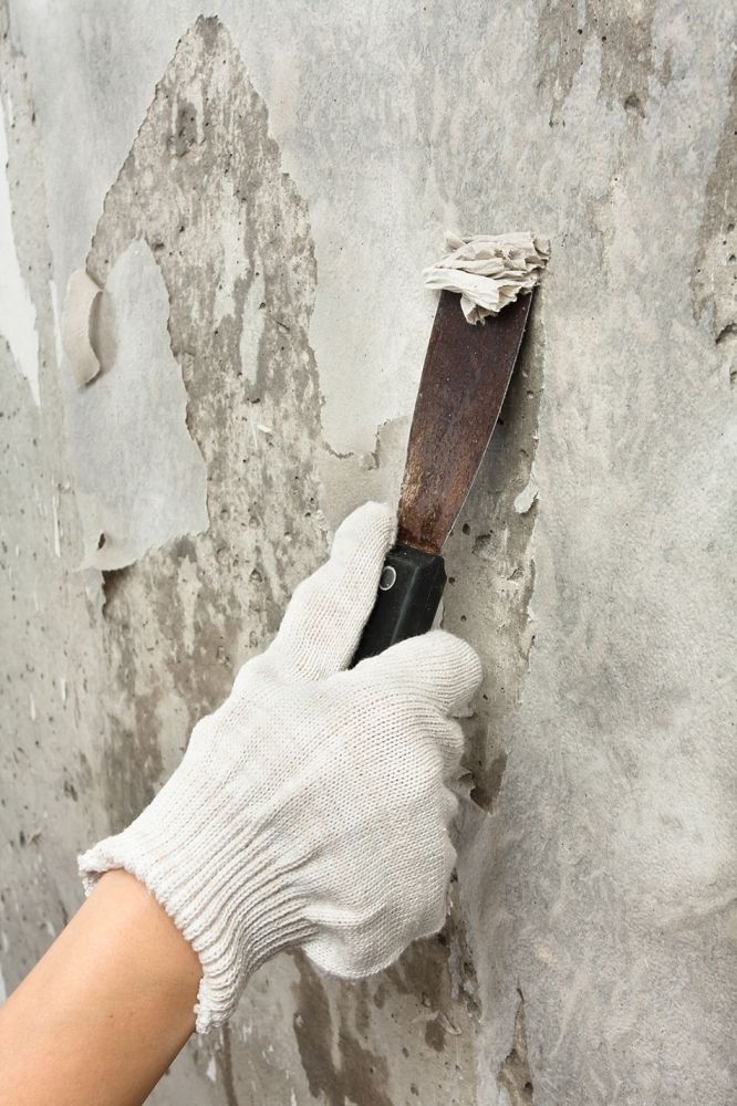 Usuwanie starych warstw ze ściany